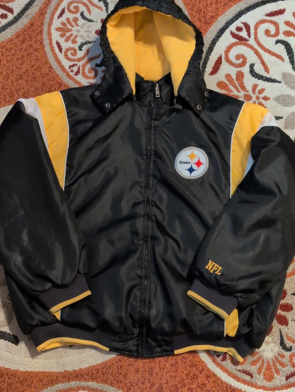 NFL Black and Yellow Puffer Jacket with Removable Hood & Steelers Logo🖤💛🖤💛